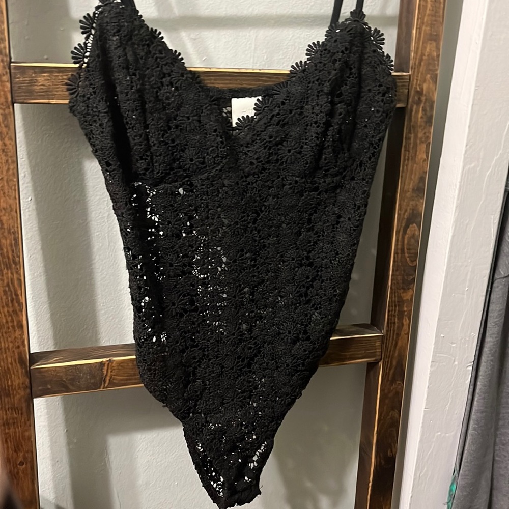 Lace onesie / bodysuit